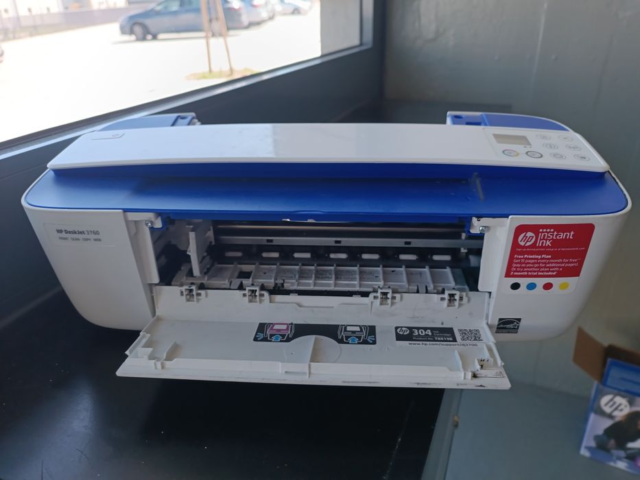 Impressora nova com tinteiros com WiFi