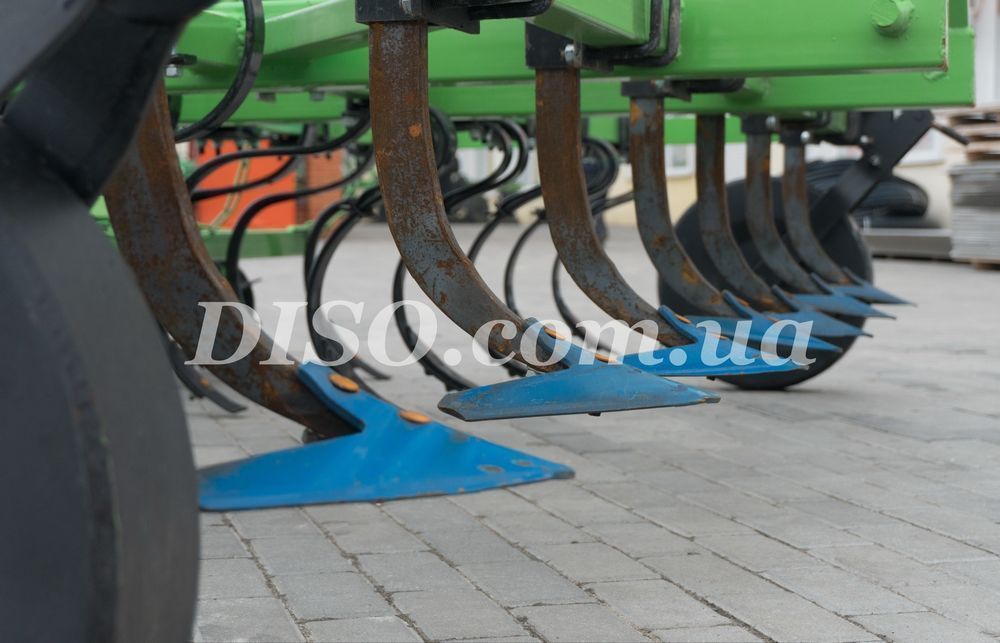 Культиватор (стрільчасті / пружинні лапи) з КАТКОМ 3,0 до трактора МТЗ