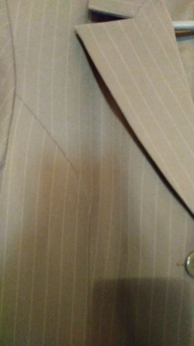 Marynarka oliwkowa w prażek