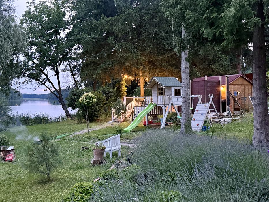 Domek nad jeziorem