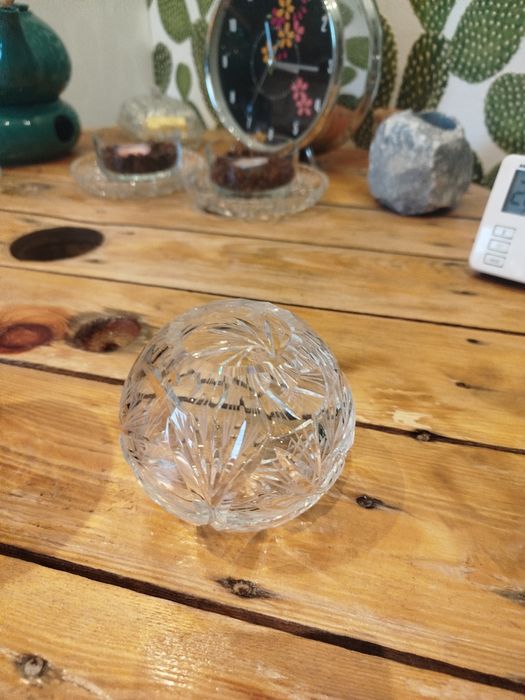 Kryształowy wazon kula Krosno z czasów PRL,