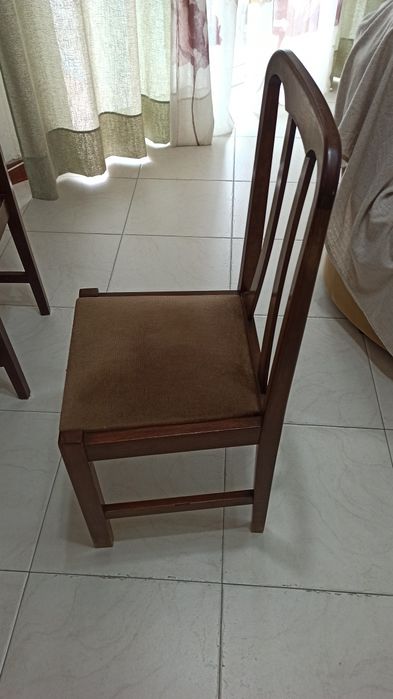 Mesa sala de jantar com oferta de 4 cadeiras