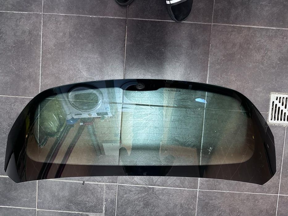 Szyba klapa tył Peugeot 2008