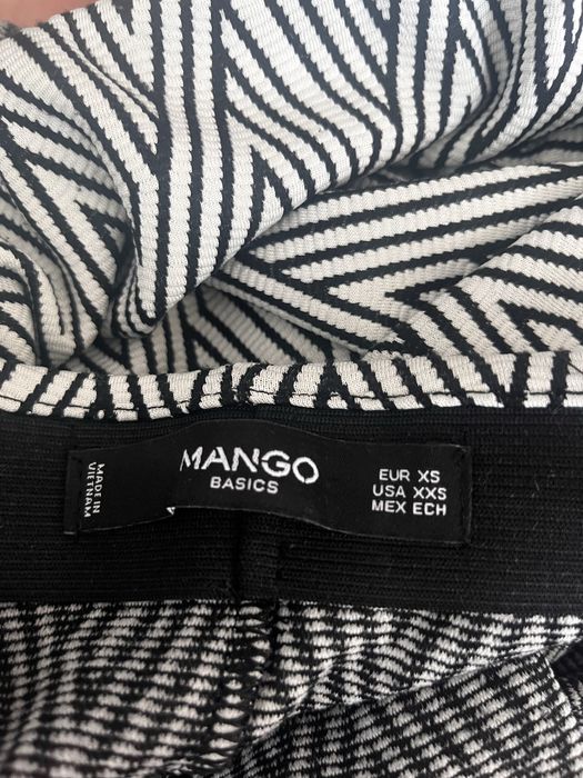 Wzorzasta długa spódnica midi maxi elegancka we wzory czarno biała mango dopasowana