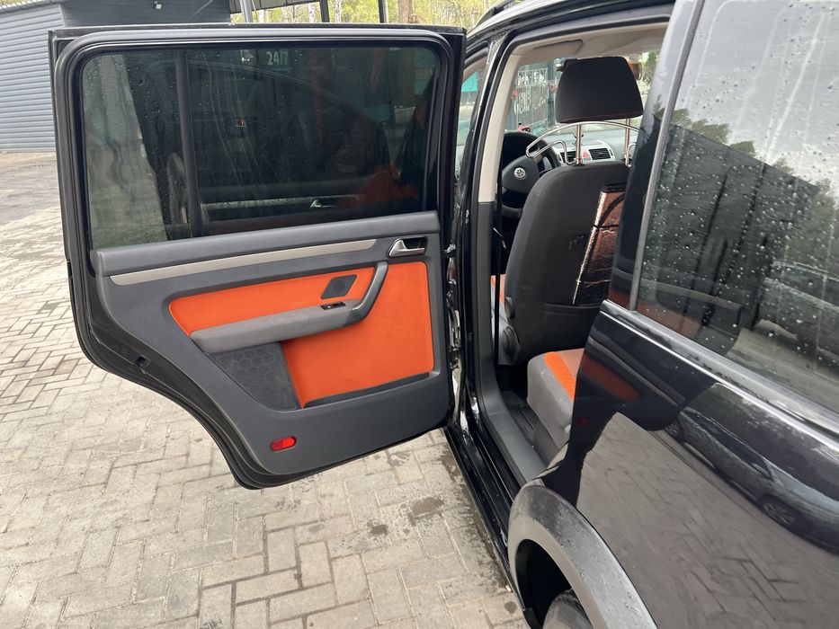 Volkswagen Touran Cross