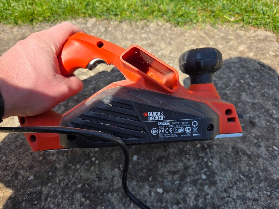 Strug Black&Decker KW712 650W