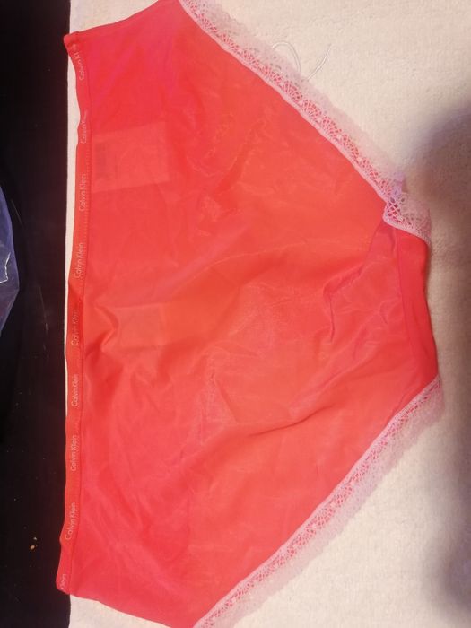 Calvin Klein. Majtki damskie rozmiar L