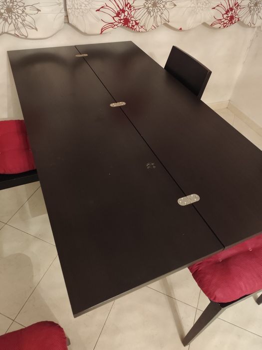 Mesa de jantar retrátil com 4 cadeiras