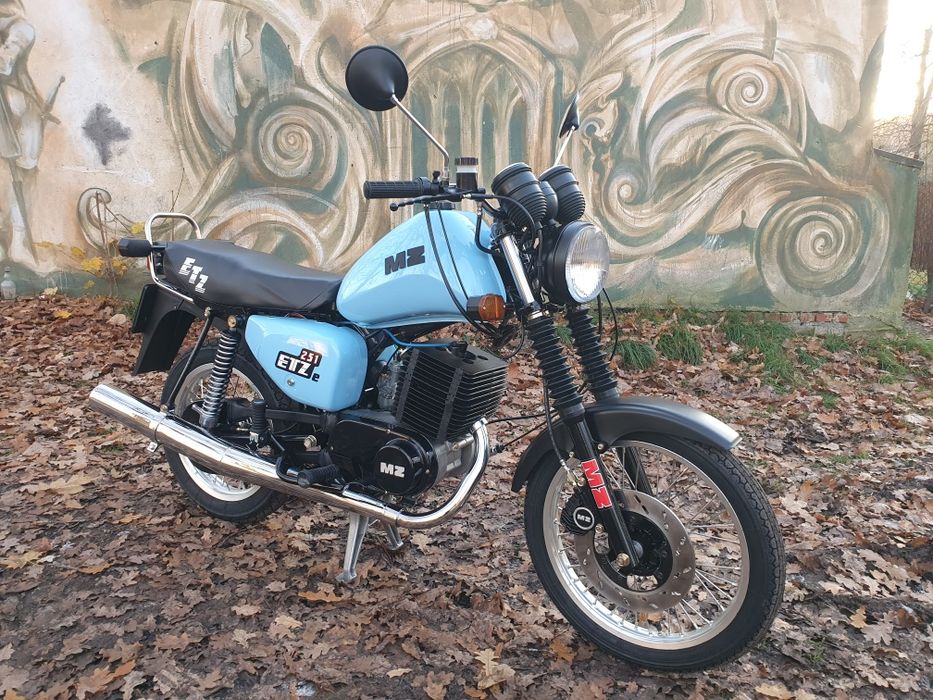 MZ ETZ251 po renowacji śruby ESKA dozownik rok 1991 plastikowy błotnik
