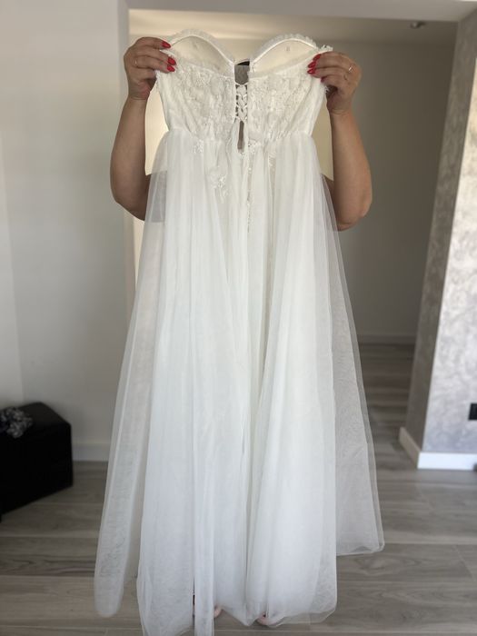 Suknia ślubna biała