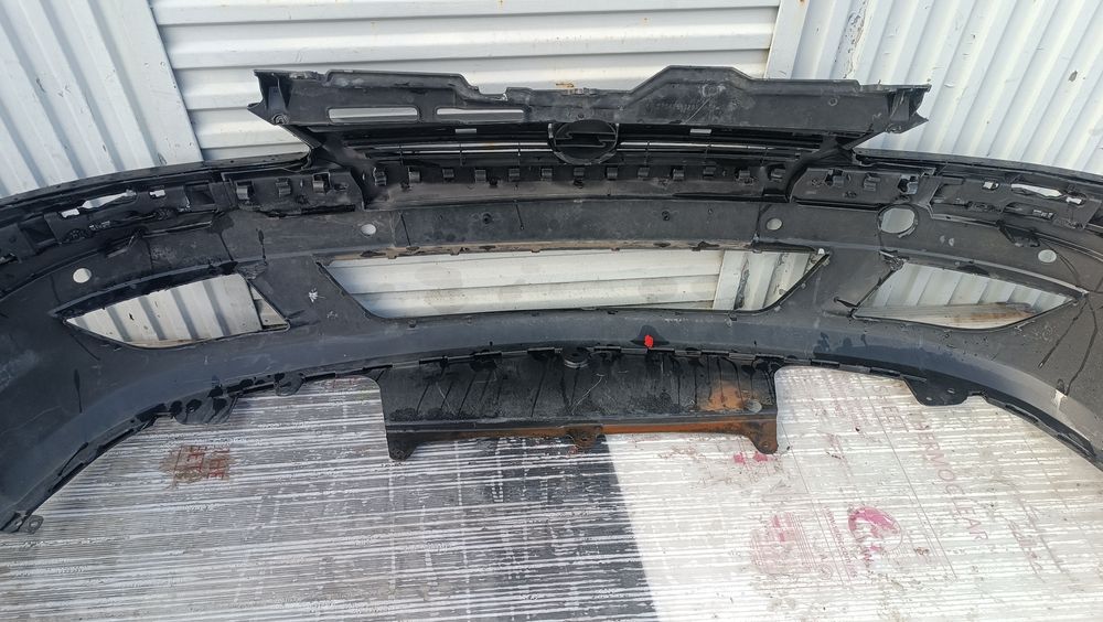 Vendo parachoque de frente Opel corsa C ano 2000