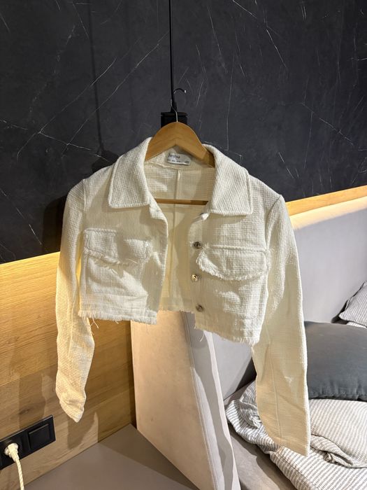Джинсова куртка біла bershka S