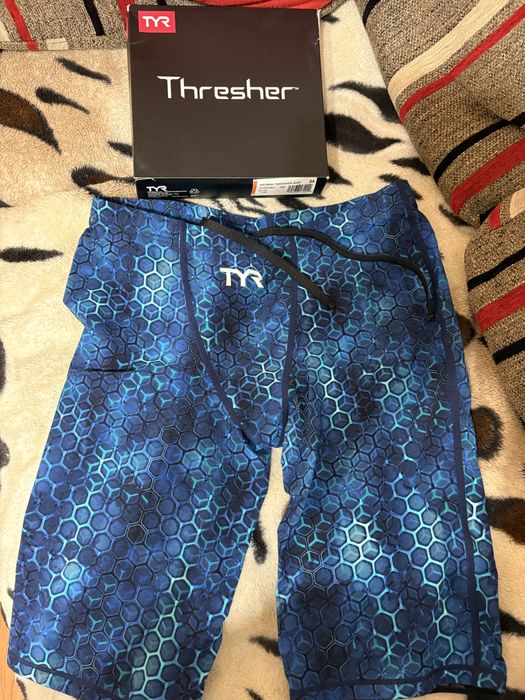 Плавки TYR новий