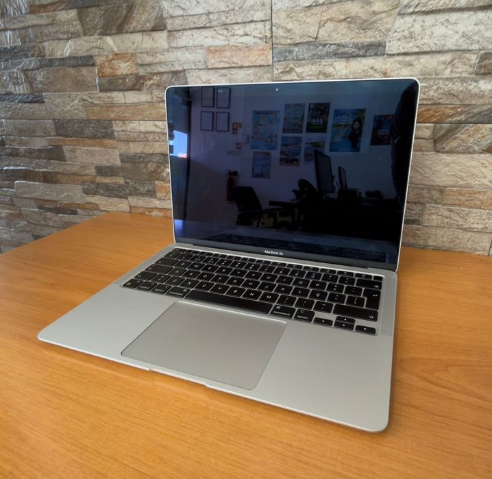 Mac book AIR M1 256GB