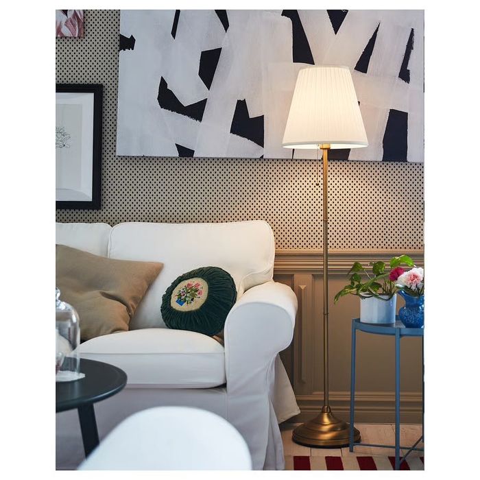 Candeeiro de pé dourado Ikea