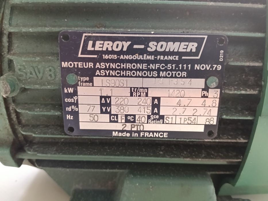 Motor trifásico usado em bom estado