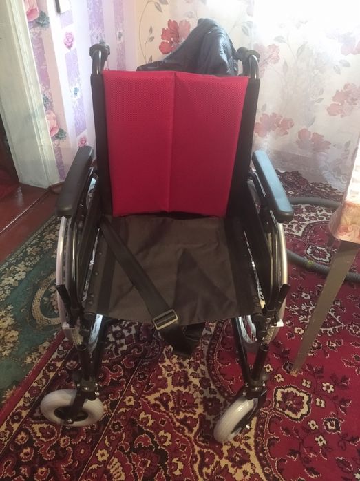Продам Инвалидную коляскуvitea care vcwk9ac