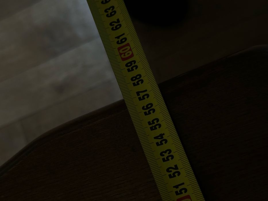 Антикварний дубовий журнальний столик