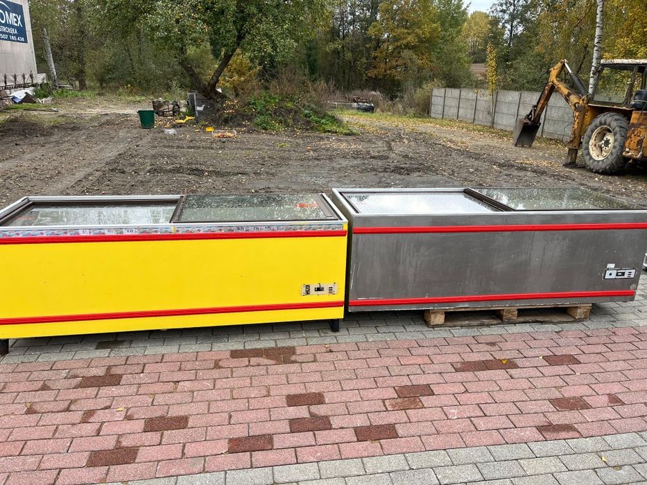 Skrzynia zamykana na zborze karpia ryby niesprawna zamrażarka duża