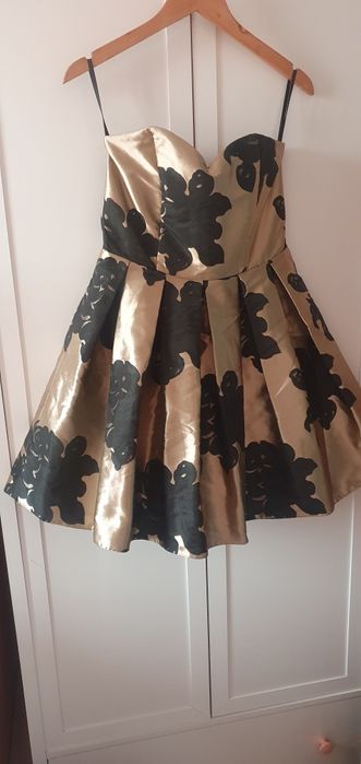 Sukienka M                 .