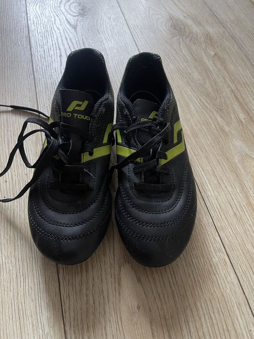 Buty do piłki nożnej korki r. 31