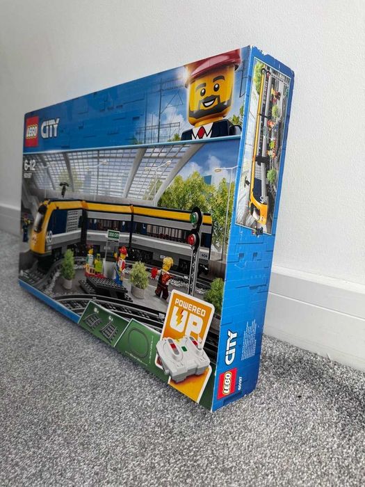 Новий Конструктор Lego City Passenger Train | Пасажирський Потяг 60197