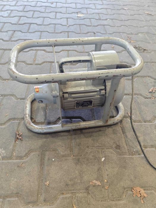 Wibrator do betonu 1500W - niekompletny