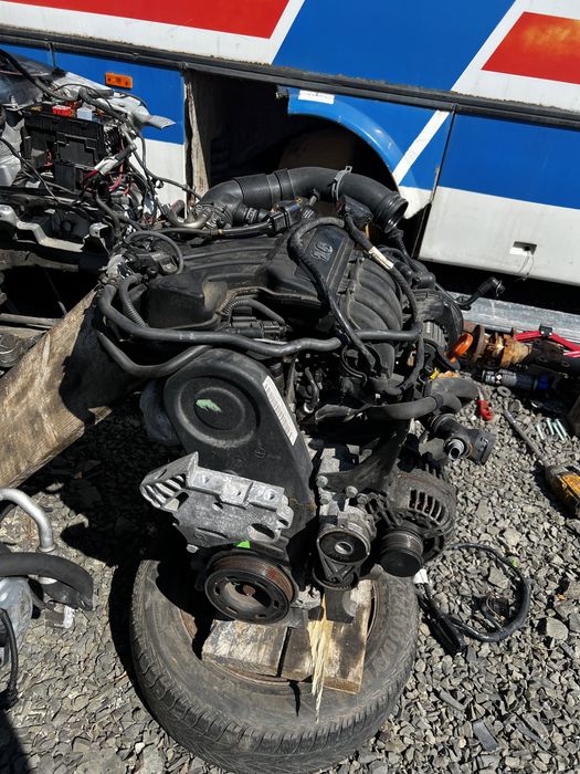 Двигатель 1.6 BGU двигун 1.6 MPI автошрот