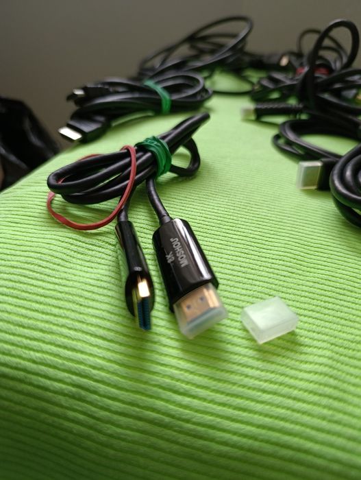 Klawiatury,kable HDMI,zasilające komputery,ladowarki  suchawki