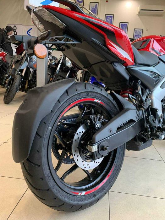 Мотоцикл Bajaj Pulsar NS 400