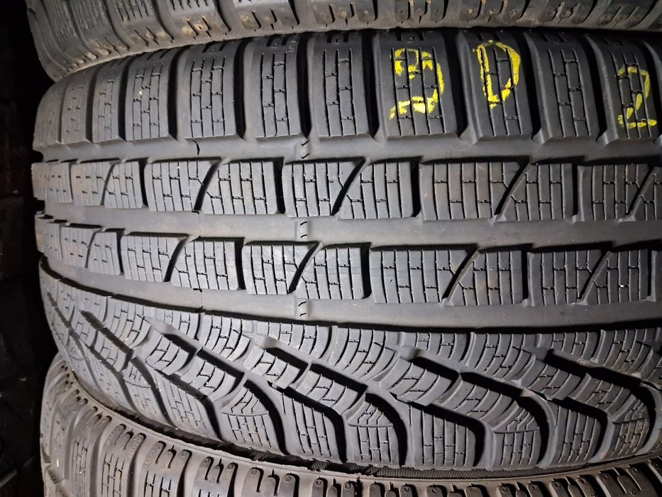 235/45 R18 Pirelli Sottozero 240 seria 2