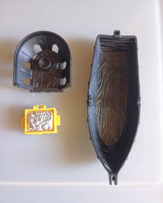 Playmobil pirate and ship for reuse.64730135192322122