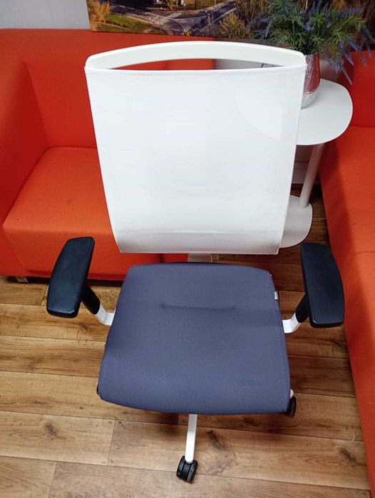Fotel Bejot fotel obrotowy krzesło biurowe do biur szkół domu