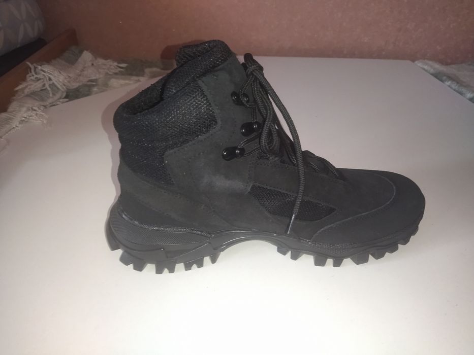 Тактические кроссовки чёрные 42 размер.