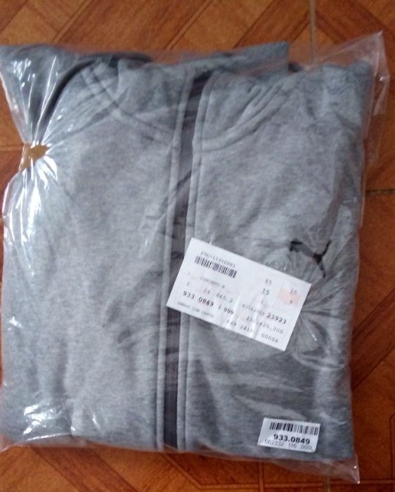 Casaco com fecho e capuz marca PUMA