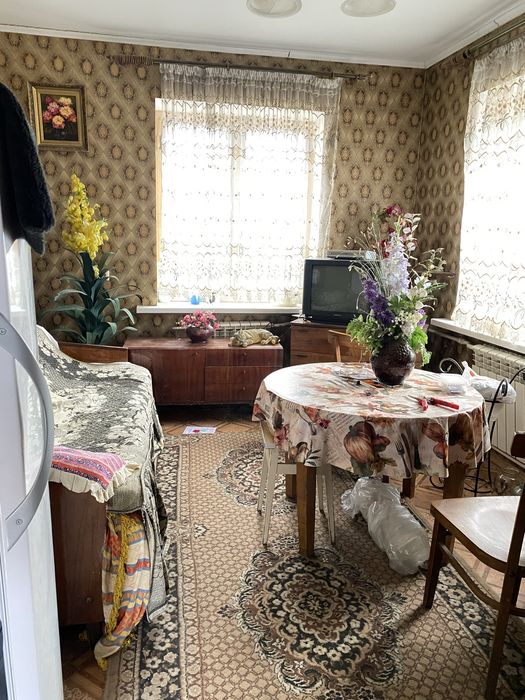 Продам цегляний будинок в Макарові центр