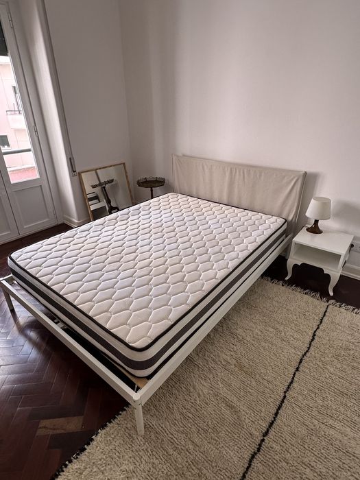 Cama casal Ikea  KLEPPSTAD + colchão ortopedico