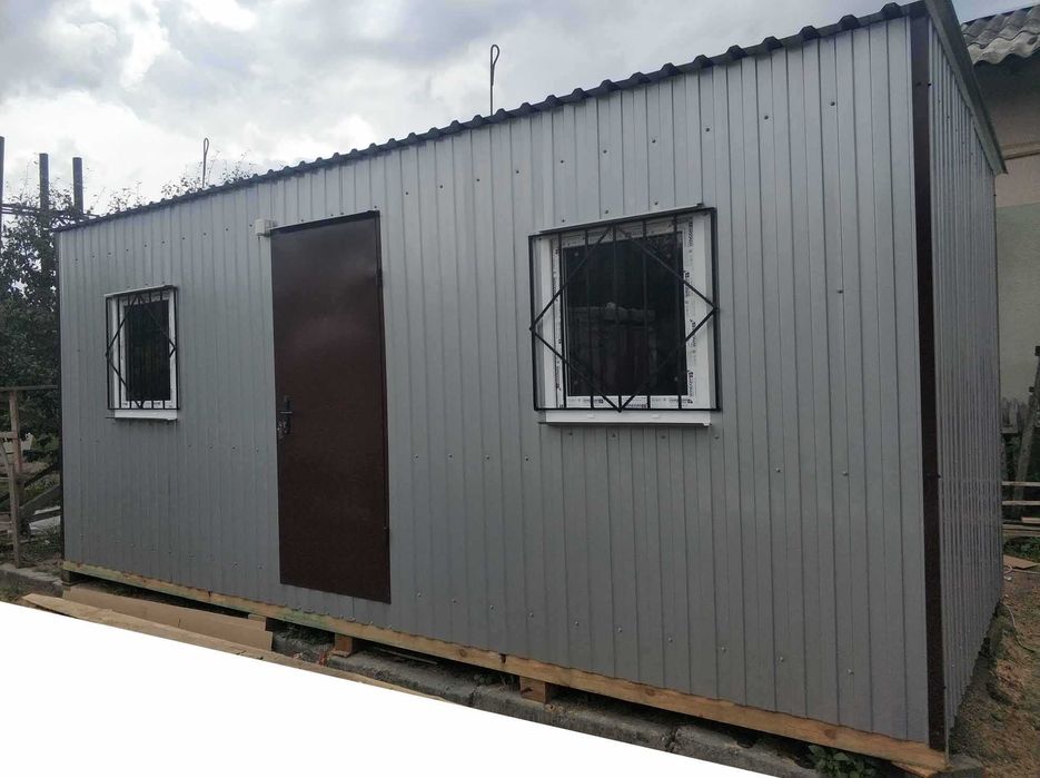 Дачний будиночок, вагончик, побутівка.