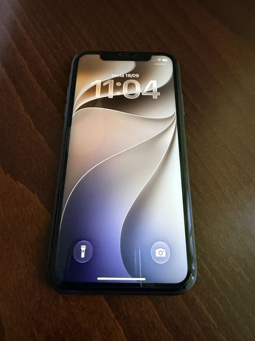 iPhone 11 64GB em caixa