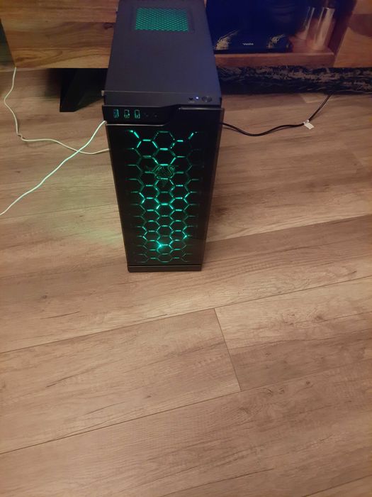 Pc Gamingowy GTX  1650 super i5 9400f 6rdzeni 16Ram DDR4 ledy wifi 250GB SSD HDD 1TB
