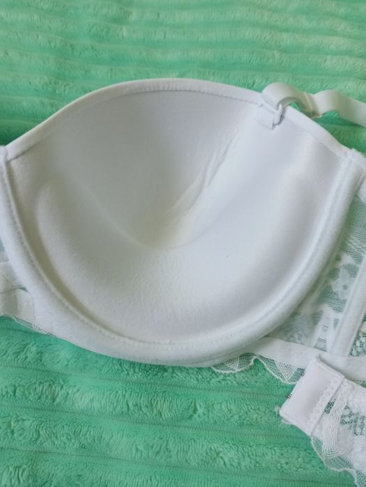Бустгальтер білий