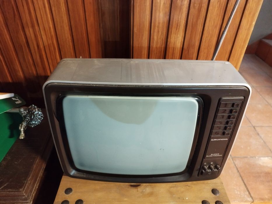 TV antiga Grundig