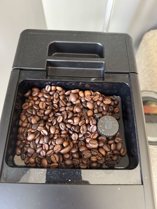 Máquina de Café Incapto Áurea Milk — Automática com Moedor e Sistema de Leite
