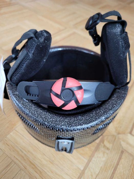 Kask narciarski LUCCA carbon nowy - rozmiar S