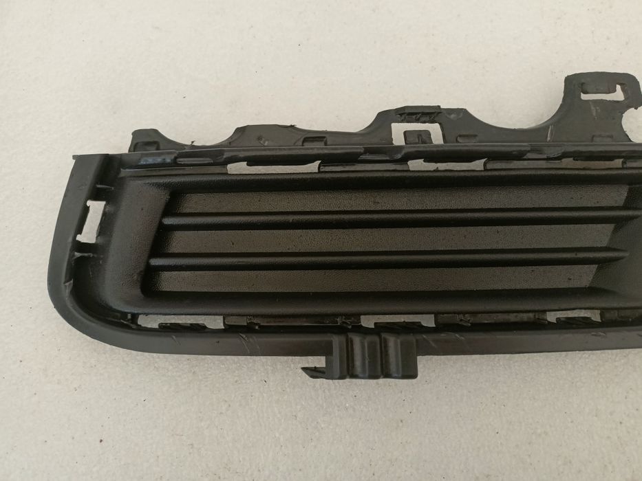 VW Golf VII 7 5G 5G0 12-17 kratka zderzaka lewy przód lewa zaślepka