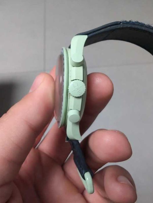 Omega x Swatch Mission To Earth MoonSwatch- SO33G100