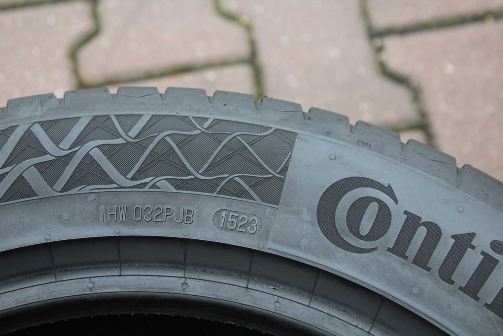 215 55 R17 Continental Premium Contact 7