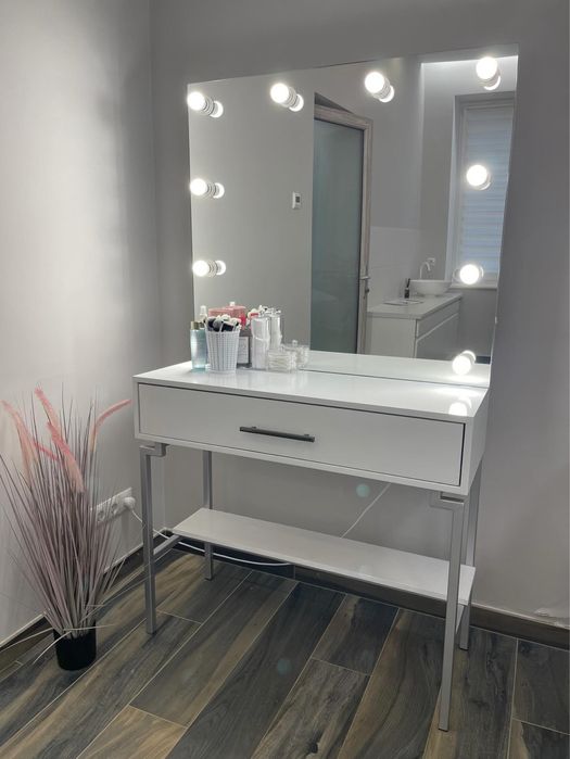 Гримерний стіл, гримерный стол, зеркало, гримерне зеркало, визаж,брови