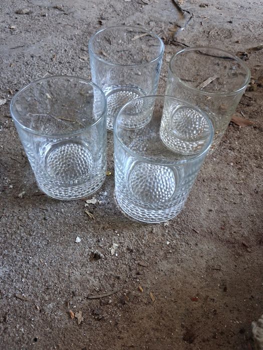 Copos de fino, martini cerveja e whisky