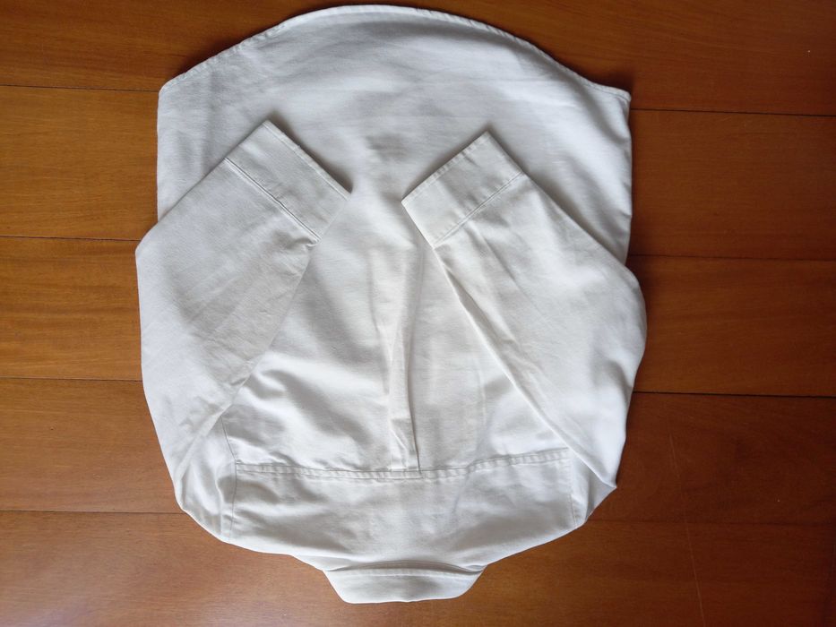 Várias peças de Roupa colégio St. Peter's international School
